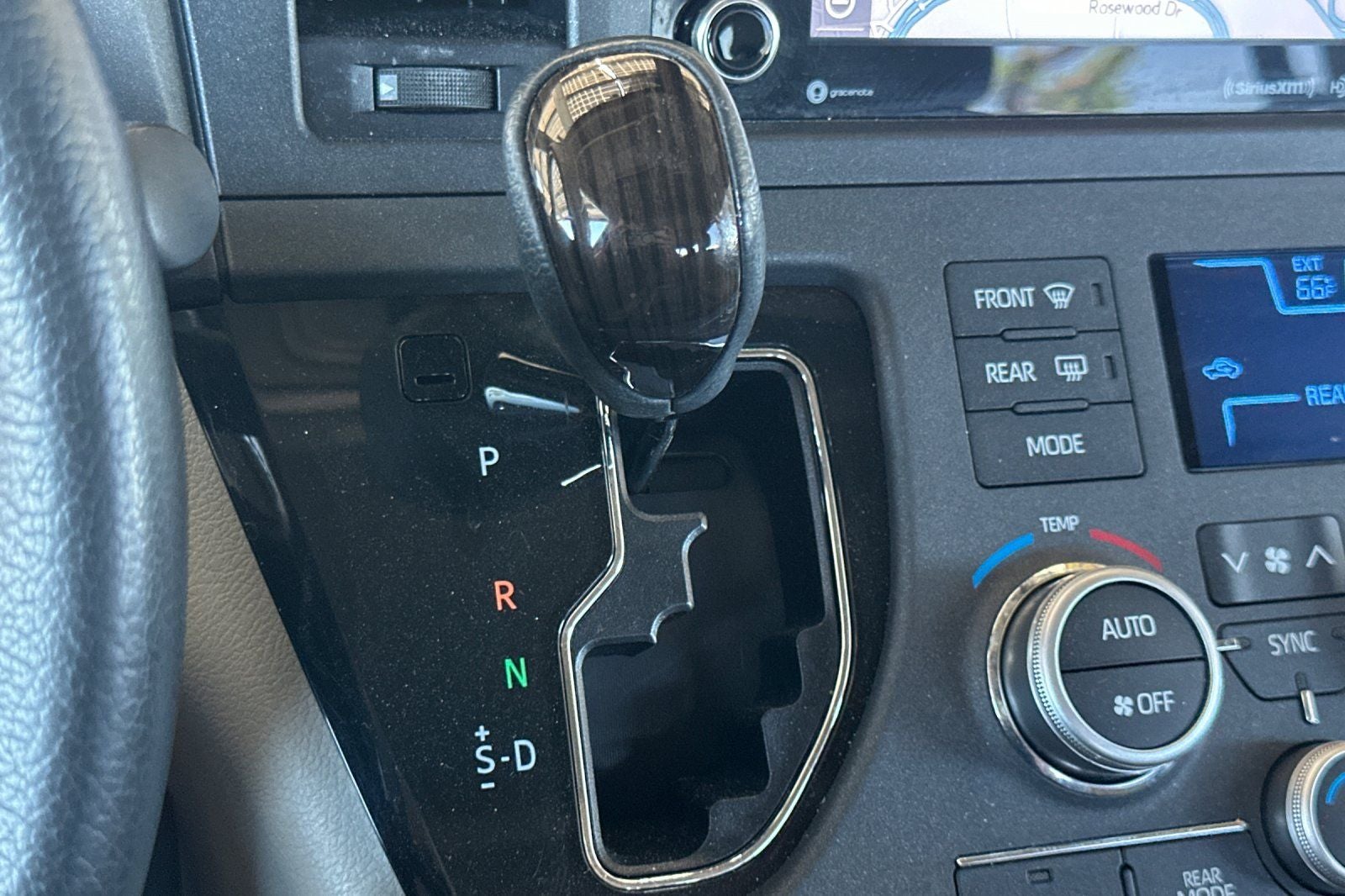 2020 Toyota Sienna XLE 8 Passenger