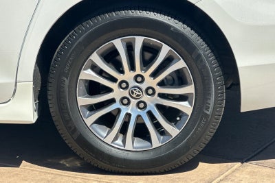 2020 Toyota Sienna XLE 8 Passenger