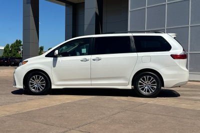 2020 Toyota Sienna XLE 8 Passenger