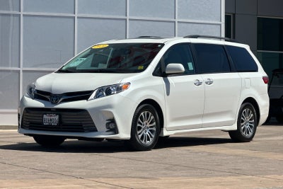 2020 Toyota Sienna XLE 8 Passenger
