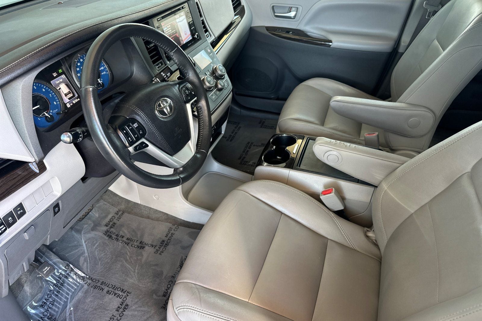 2018 Toyota Sienna XLE 8 Passenger