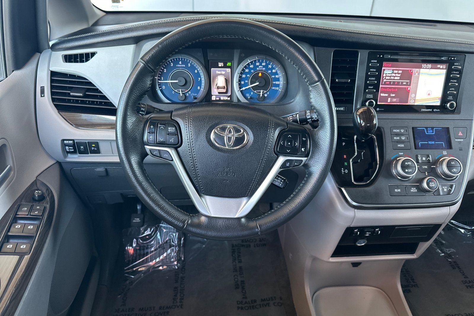 2018 Toyota Sienna XLE 8 Passenger
