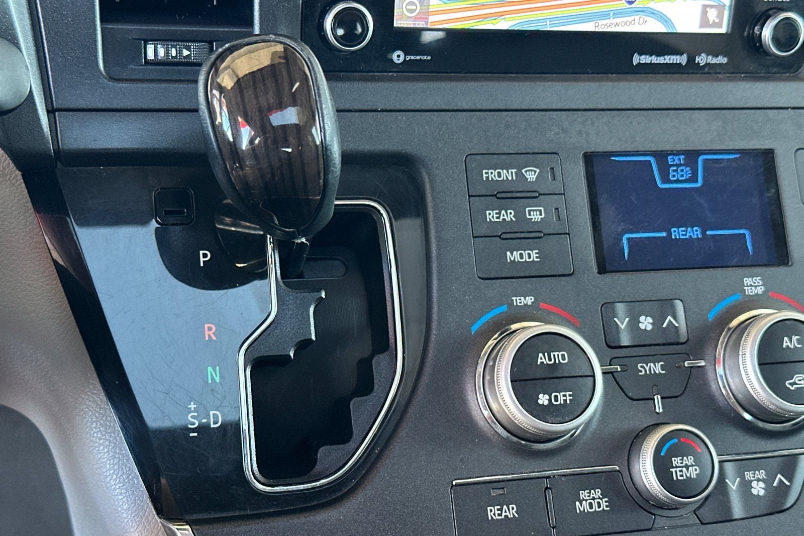 2018 Toyota Sienna XLE 8 Passenger