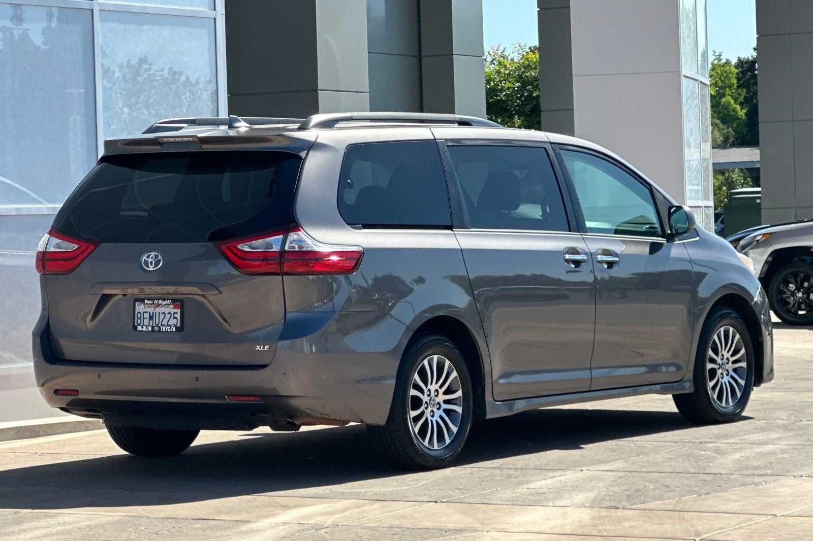 2018 Toyota Sienna XLE 8 Passenger