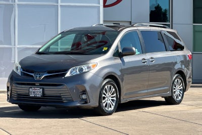 2018 Toyota Sienna XLE 8 Passenger