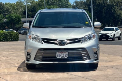 2020 Toyota Sienna XLE 8 Passenger