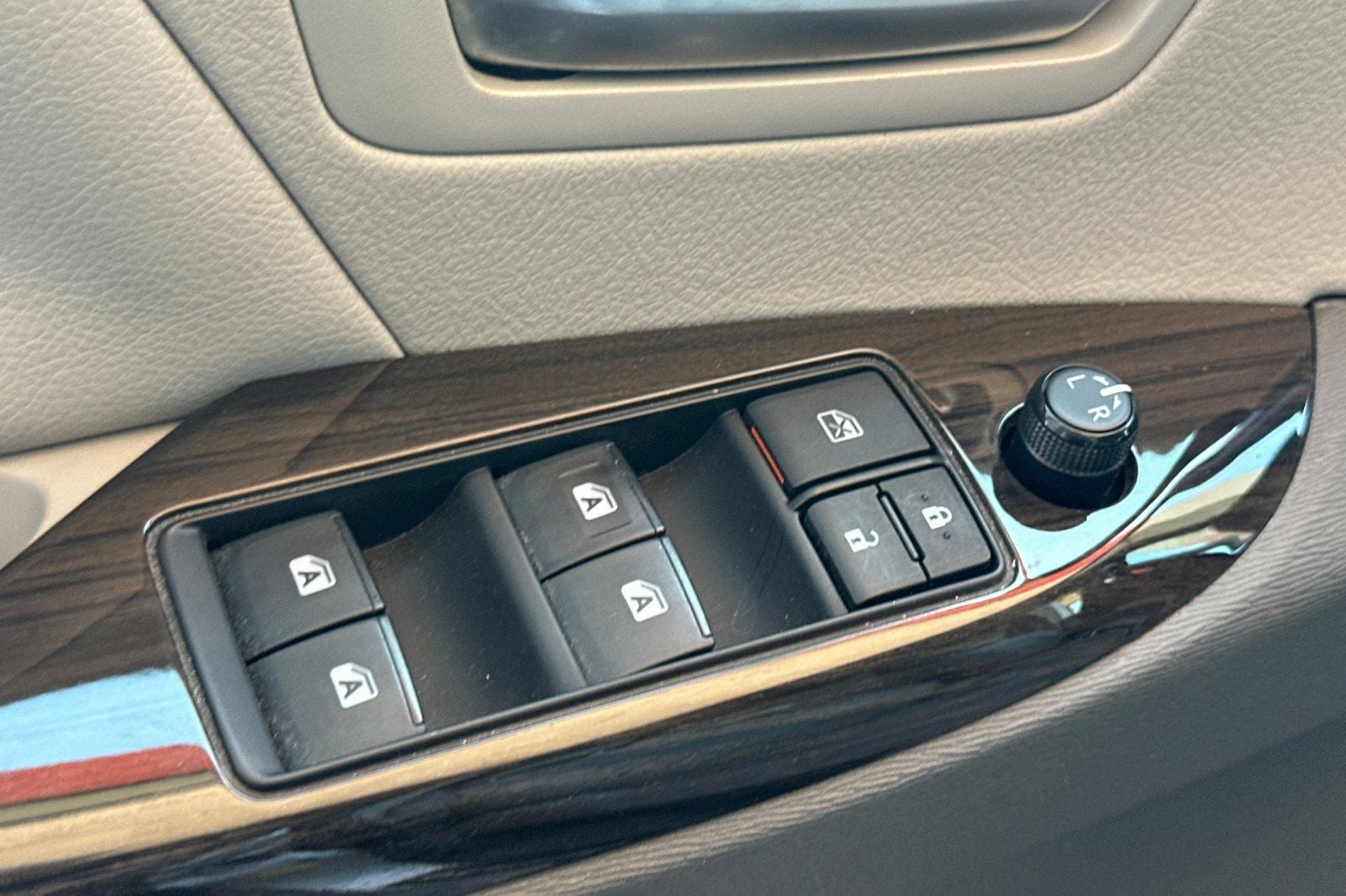 2020 Toyota Sienna XLE 8 Passenger