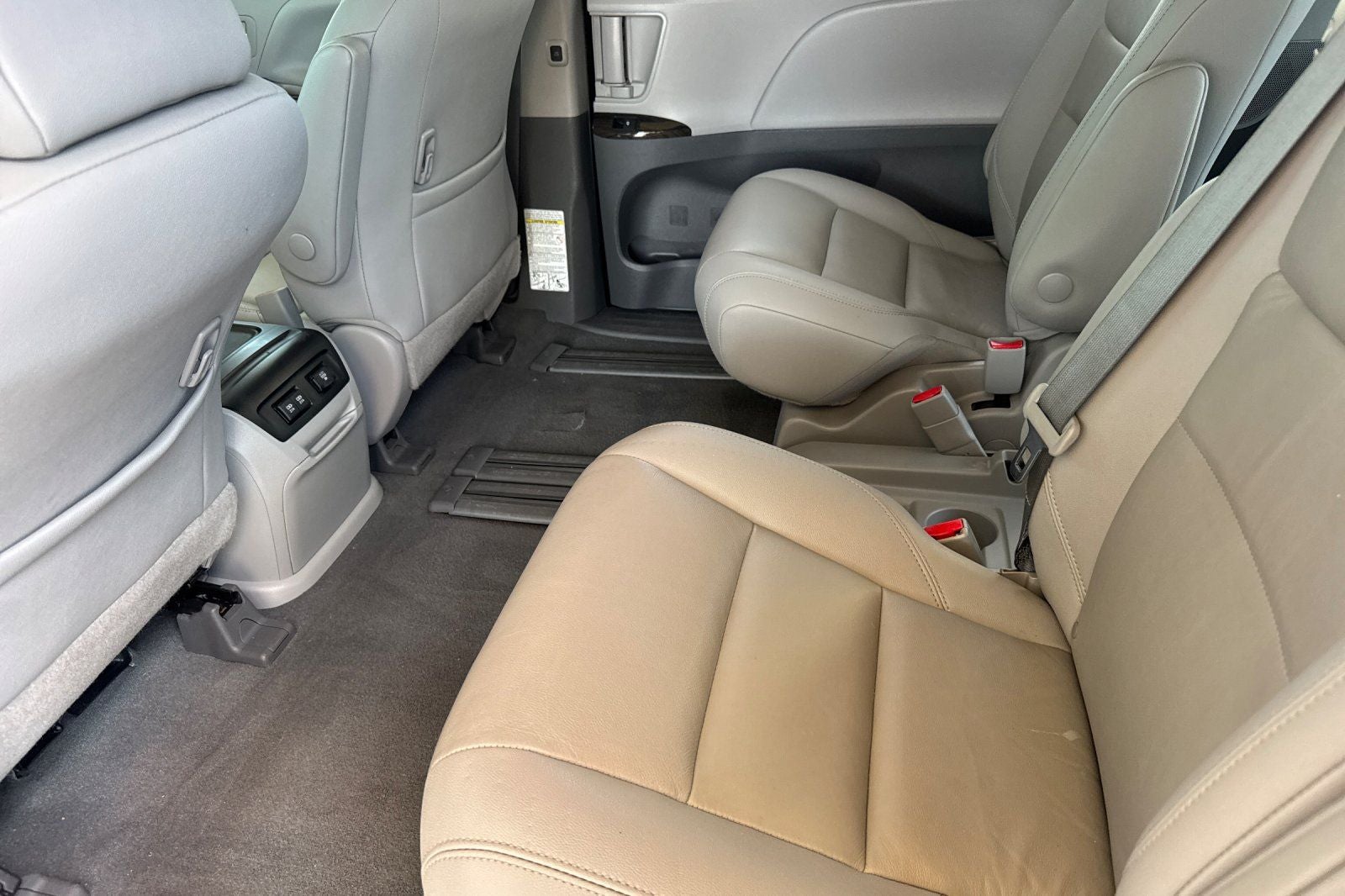2020 Toyota Sienna XLE 8 Passenger