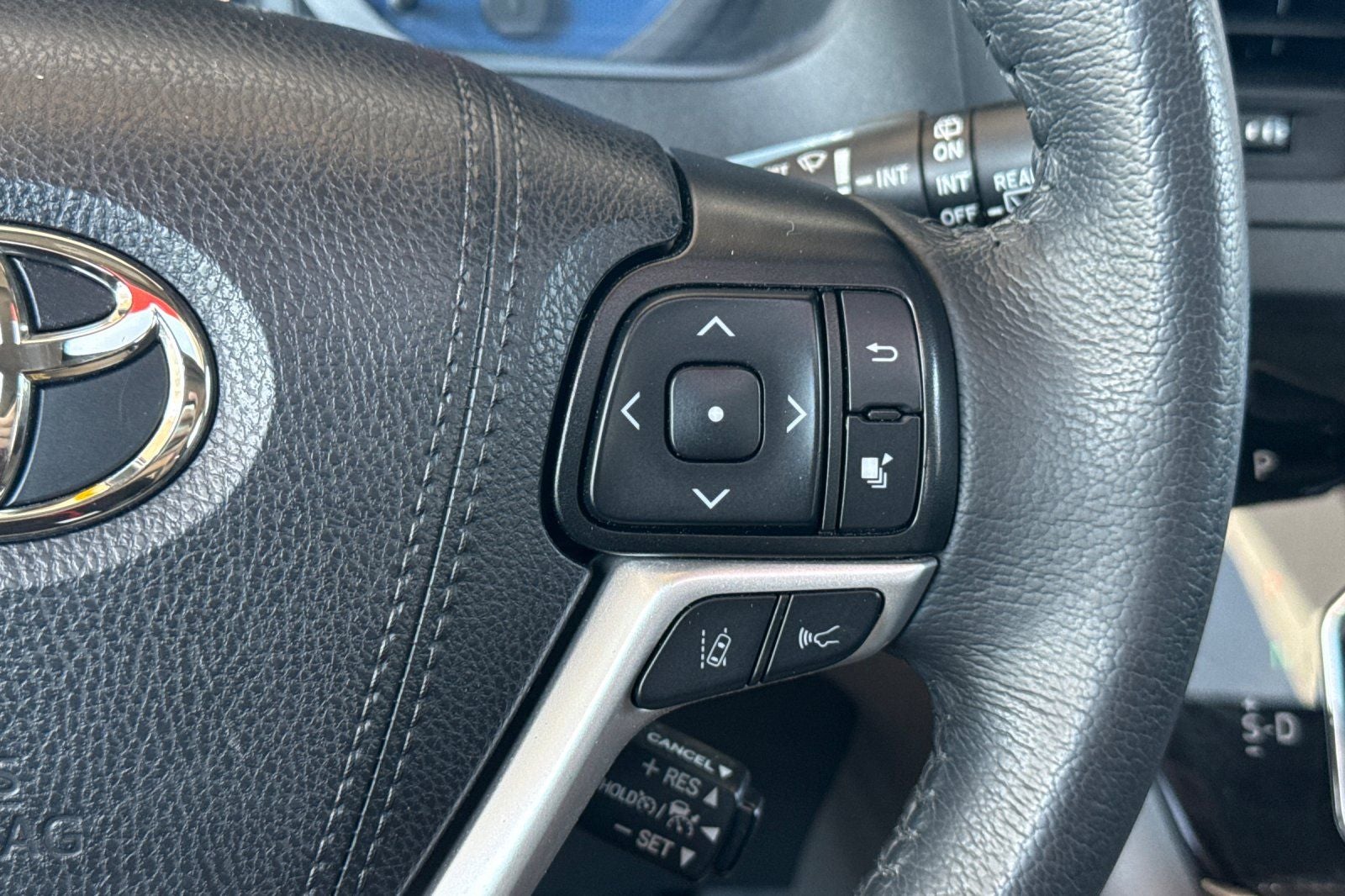 2020 Toyota Sienna XLE 8 Passenger