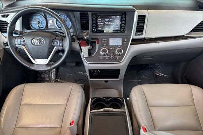 2020 Toyota Sienna XLE 8 Passenger