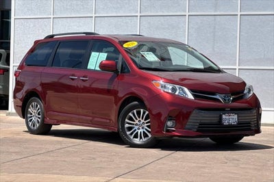 2020 Toyota Sienna XLE 8 Passenger