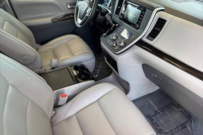 2020 Toyota Sienna XLE 8 Passenger