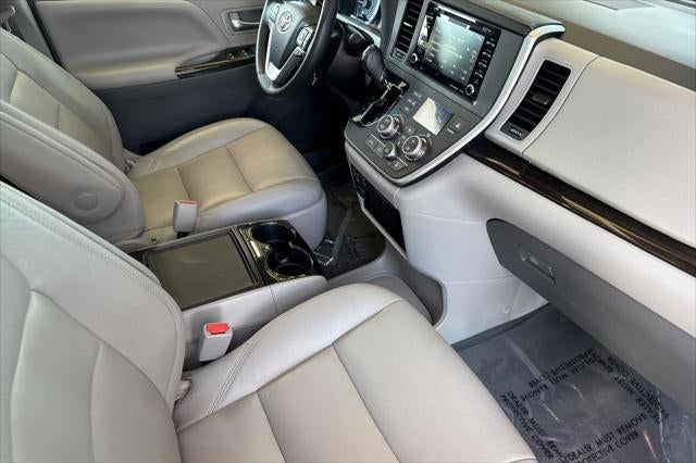 2020 Toyota Sienna XLE 8 Passenger
