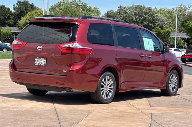 2020 Toyota Sienna XLE 8 Passenger