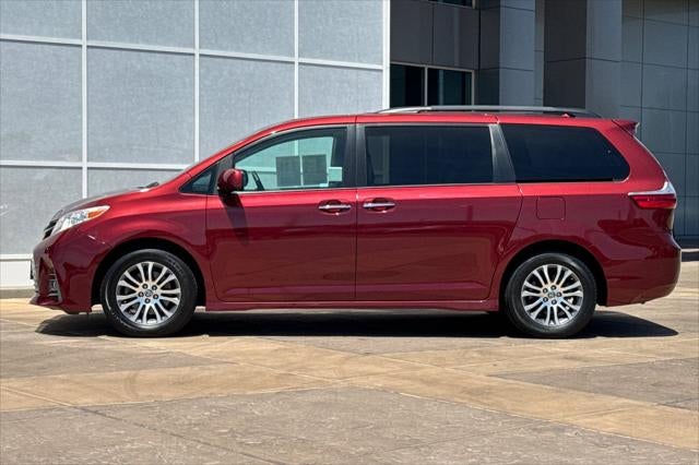 2020 Toyota Sienna XLE 8 Passenger