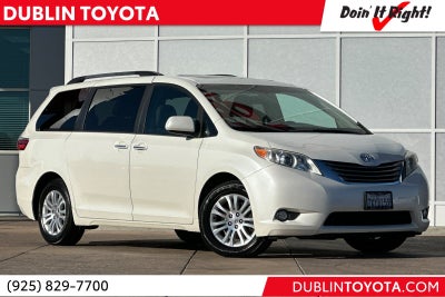 2017 Toyota Sienna XLE Premium 8 Passenger