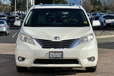 2017 Toyota Sienna XLE Premium 8 Passenger