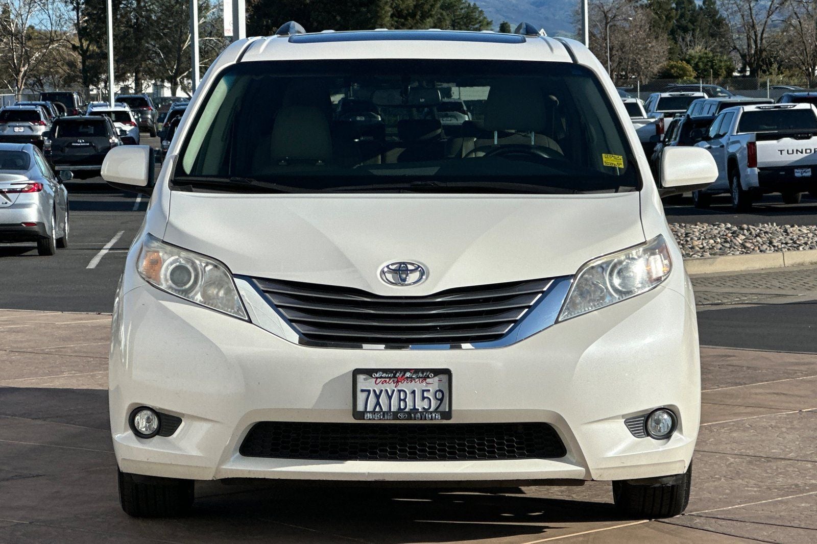 2017 Toyota Sienna XLE Premium 8 Passenger