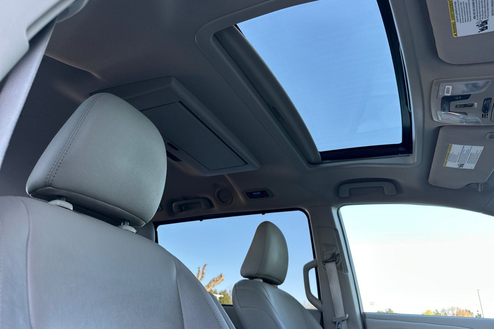 2017 Toyota Sienna XLE Premium 8 Passenger