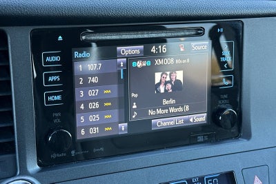 2017 Toyota Sienna XLE Premium 8 Passenger