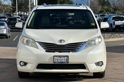 2017 Toyota Sienna XLE Premium 8 Passenger