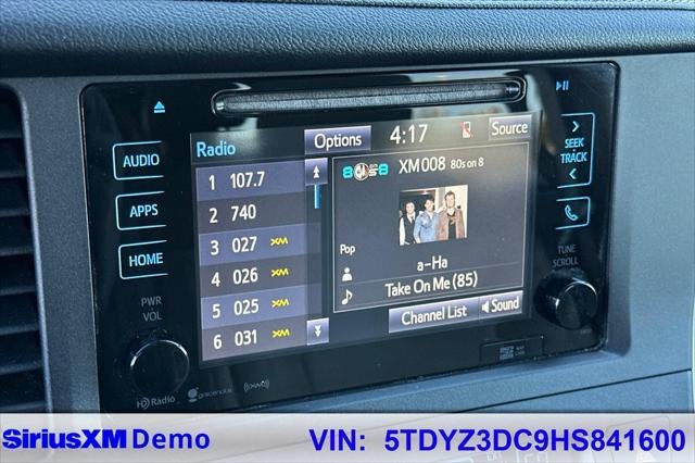 2017 Toyota Sienna XLE Premium 8 Passenger