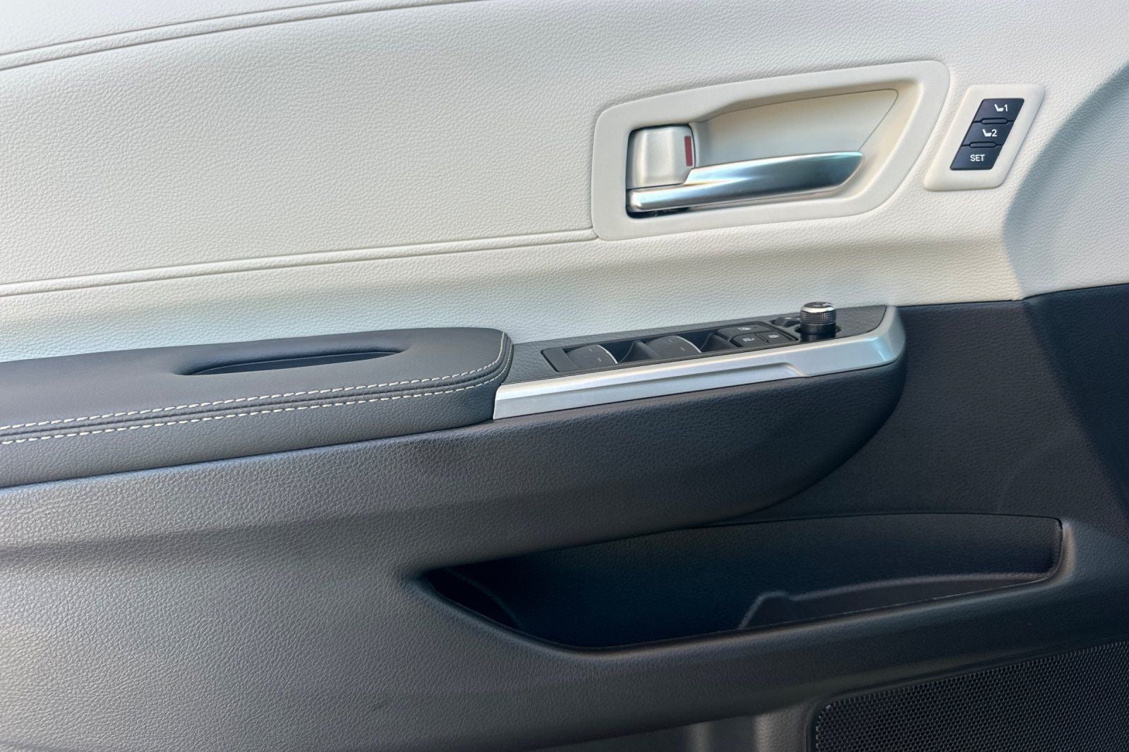 2026 Toyota Sienna Limited 7 Passenger