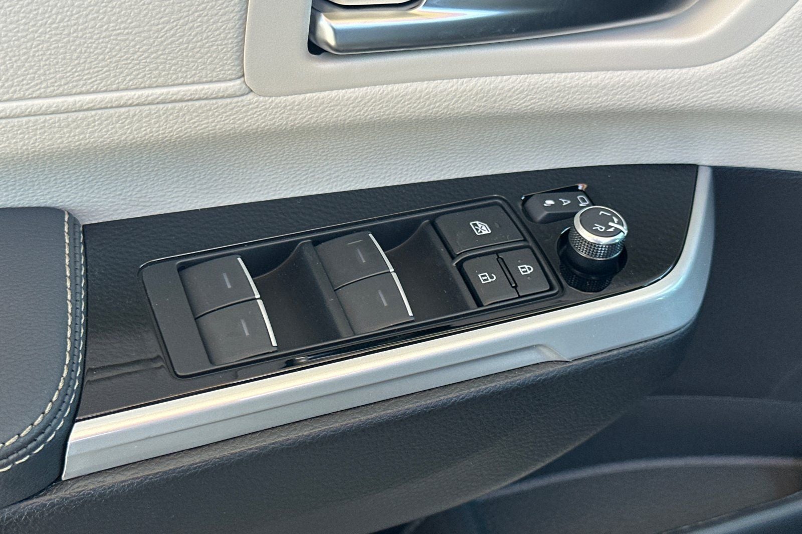 2026 Toyota Sienna Limited 7 Passenger