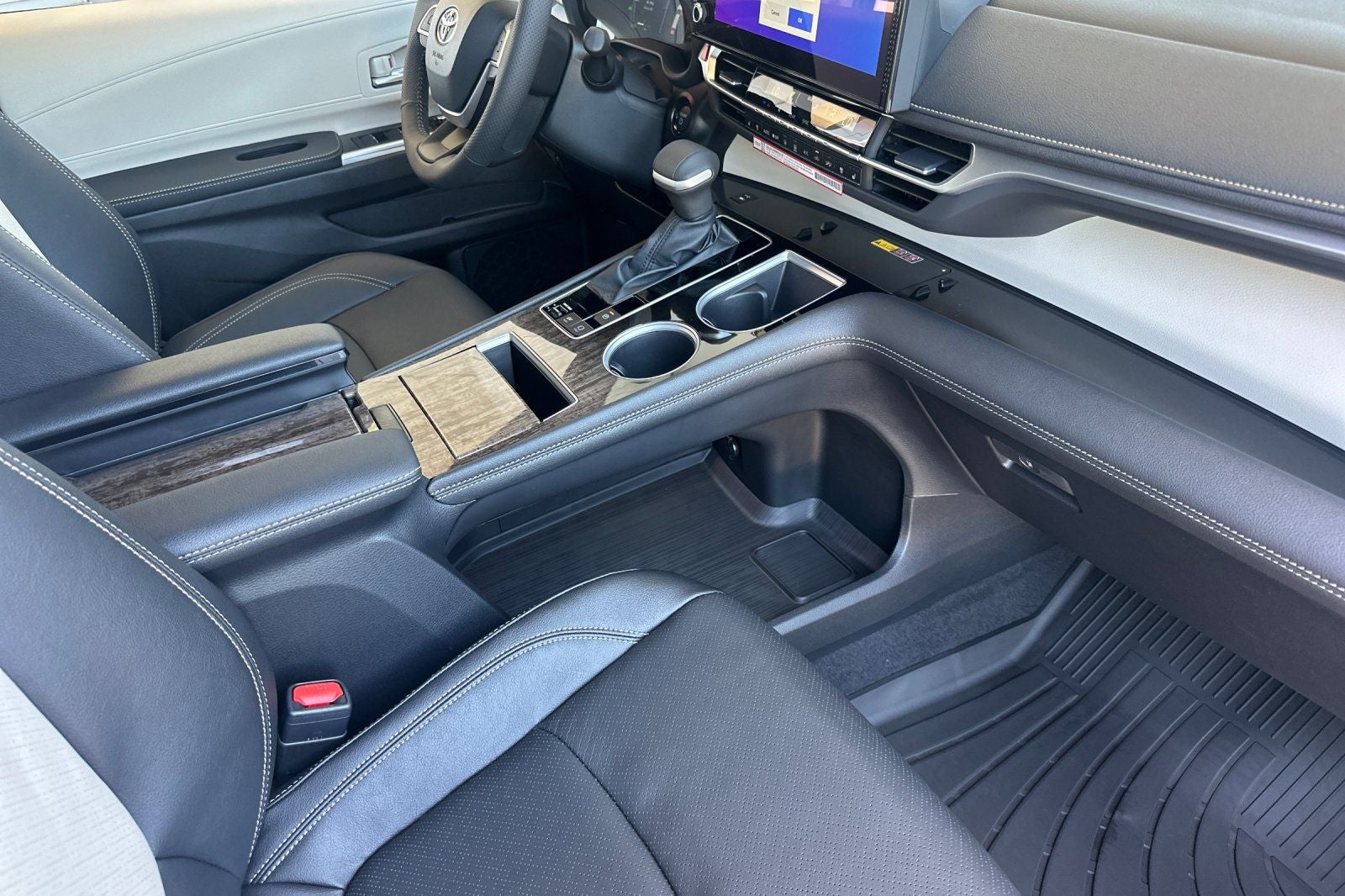 2026 Toyota Sienna Limited 7 Passenger