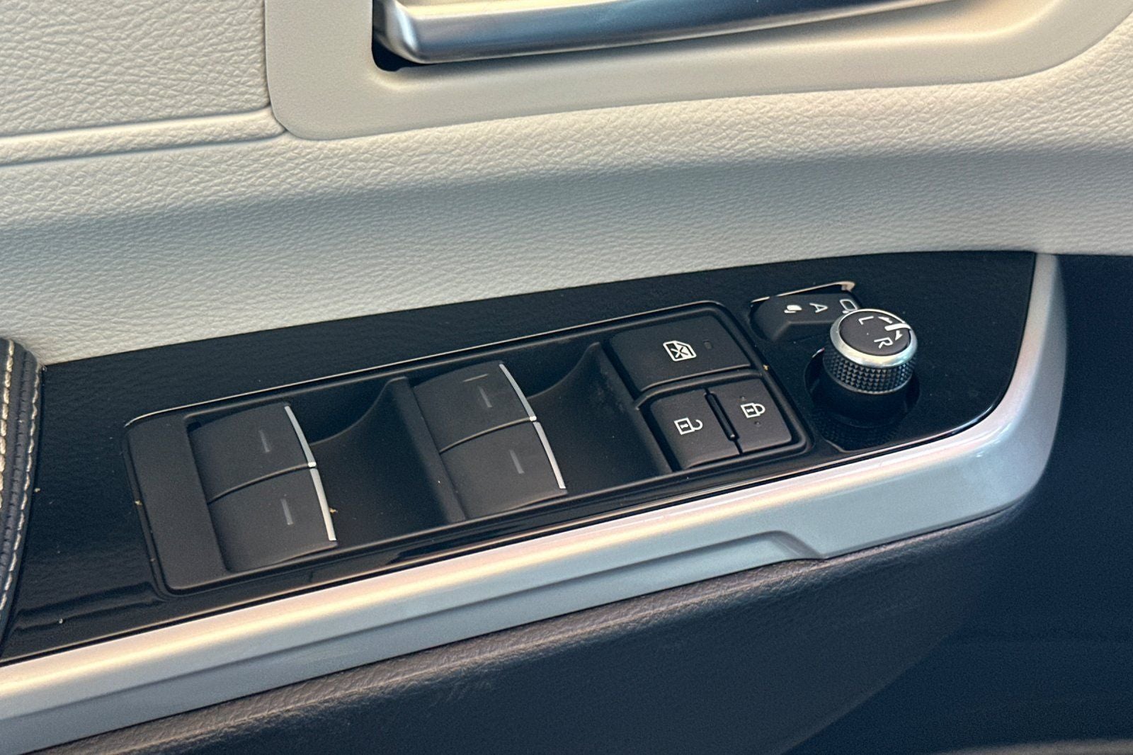 2026 Toyota Sienna Limited 7 Passenger