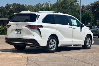 2026 Toyota Sienna Limited 7 Passenger