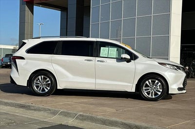 2023 Toyota Sienna Limited 7 Passenger