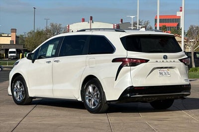 2023 Toyota Sienna Limited 7 Passenger