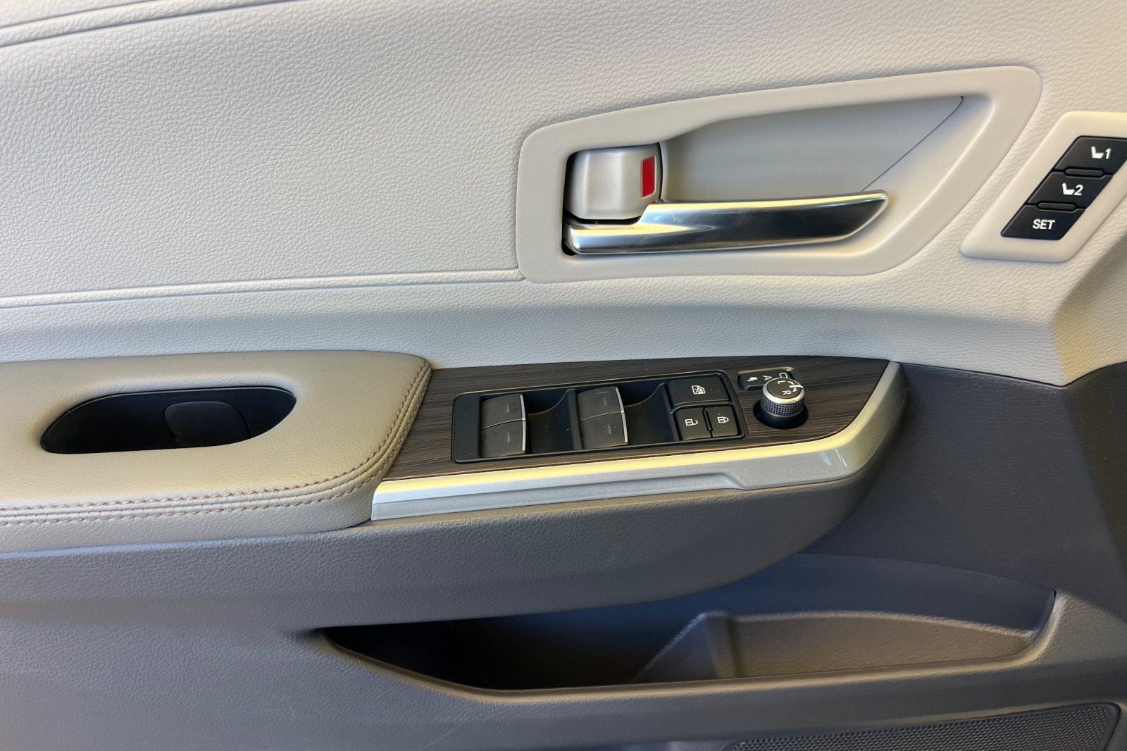 2022 Toyota Sienna Limited 7 Passenger