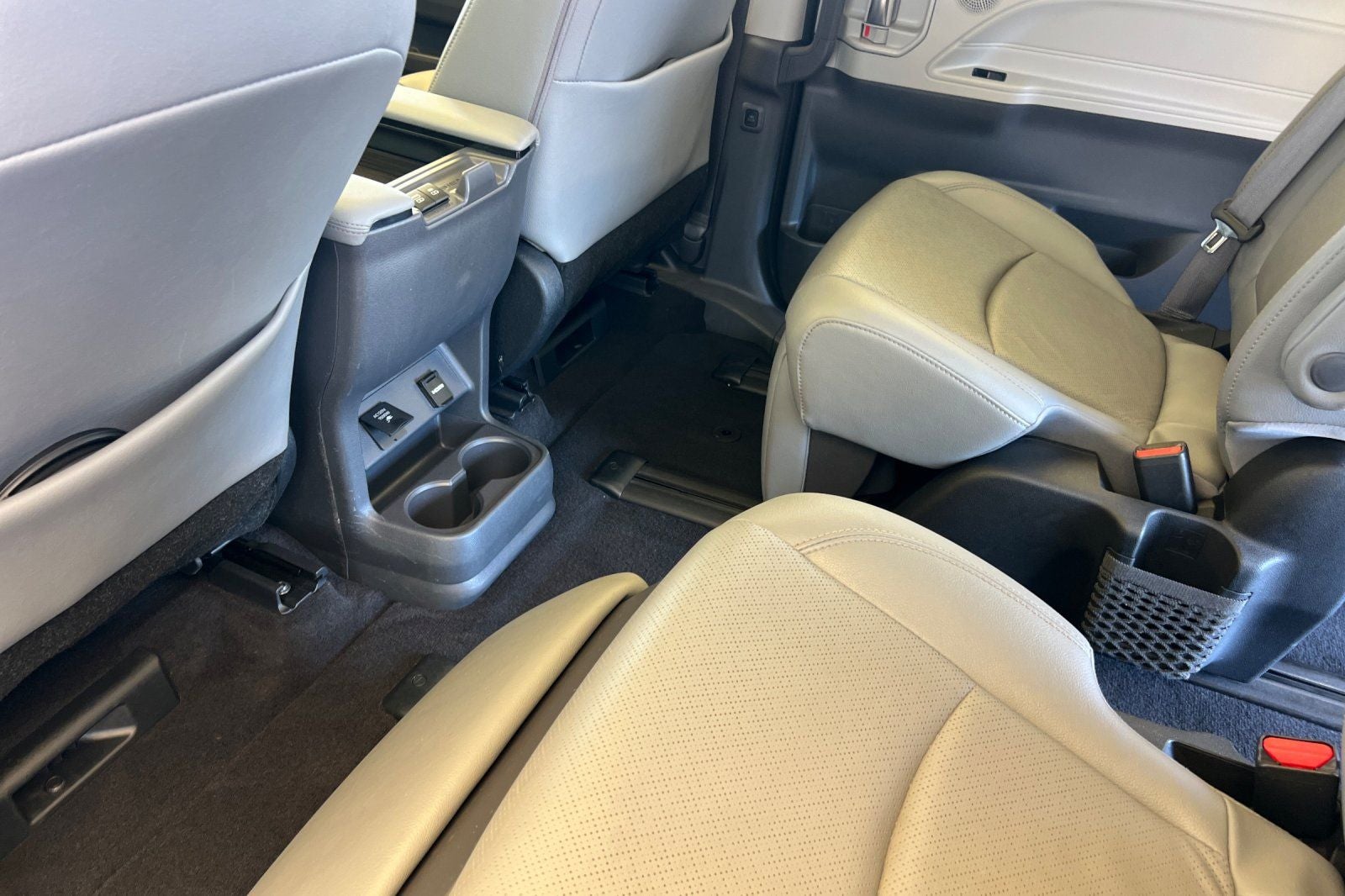 2022 Toyota Sienna Limited 7 Passenger
