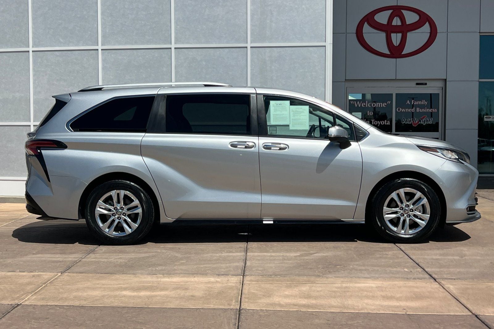 2022 Toyota Sienna Limited 7 Passenger