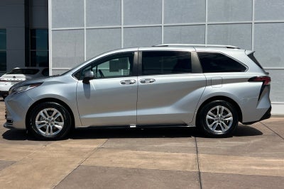 2022 Toyota Sienna Limited 7 Passenger