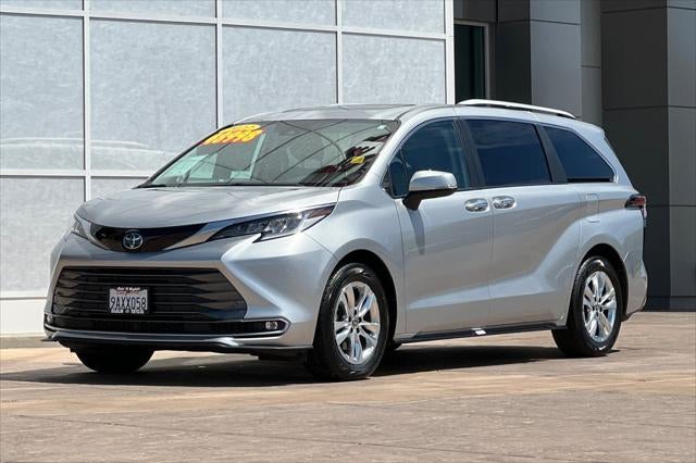 2022 Toyota Sienna Limited 7 Passenger