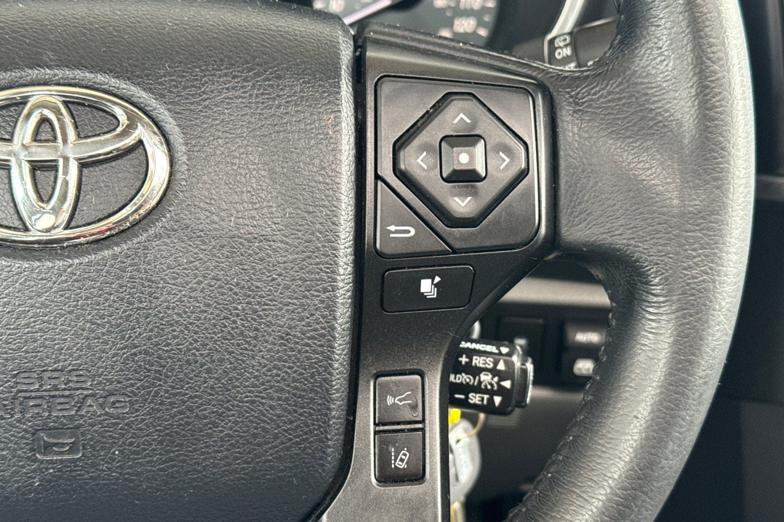 2018 Toyota Sequoia SR5 5.7L