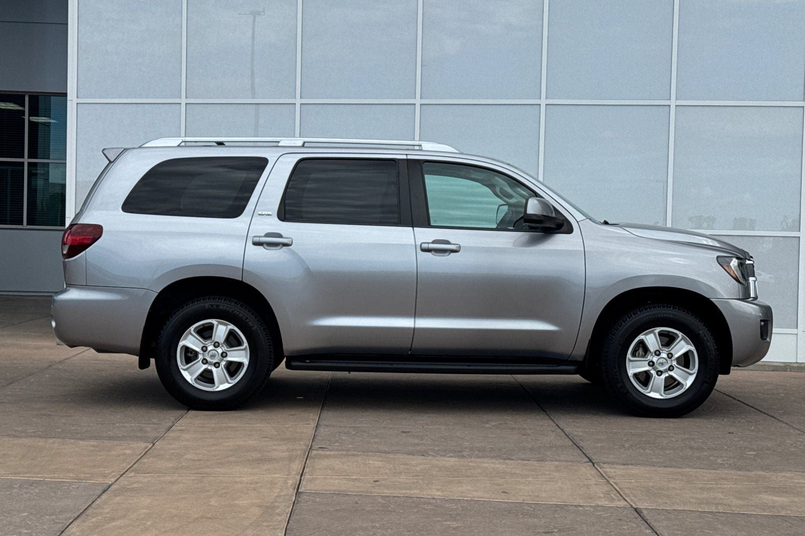 2018 Toyota Sequoia SR5 5.7L