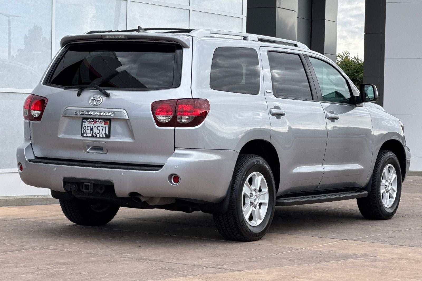 2018 Toyota Sequoia SR5 5.7L