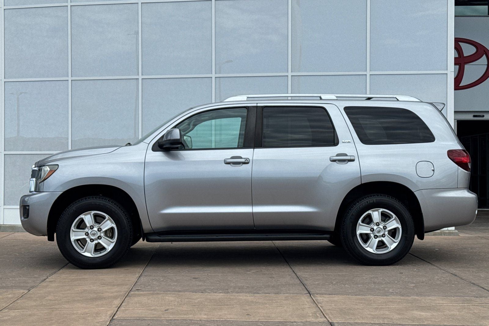 2018 Toyota Sequoia SR5 5.7L