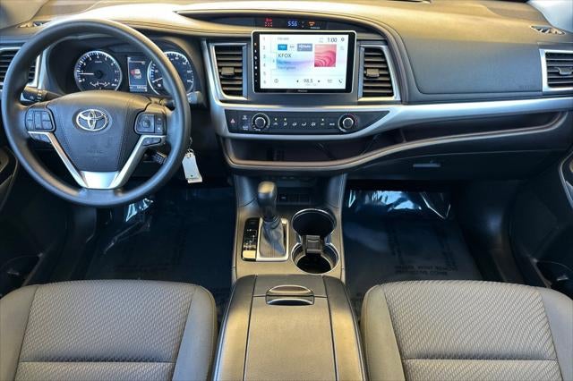 2018 Toyota Highlander LE