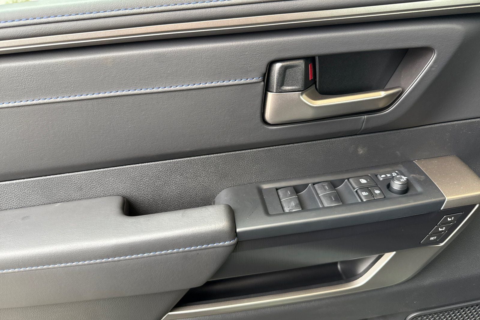 2026 Toyota Tundra Hybrid Platinum