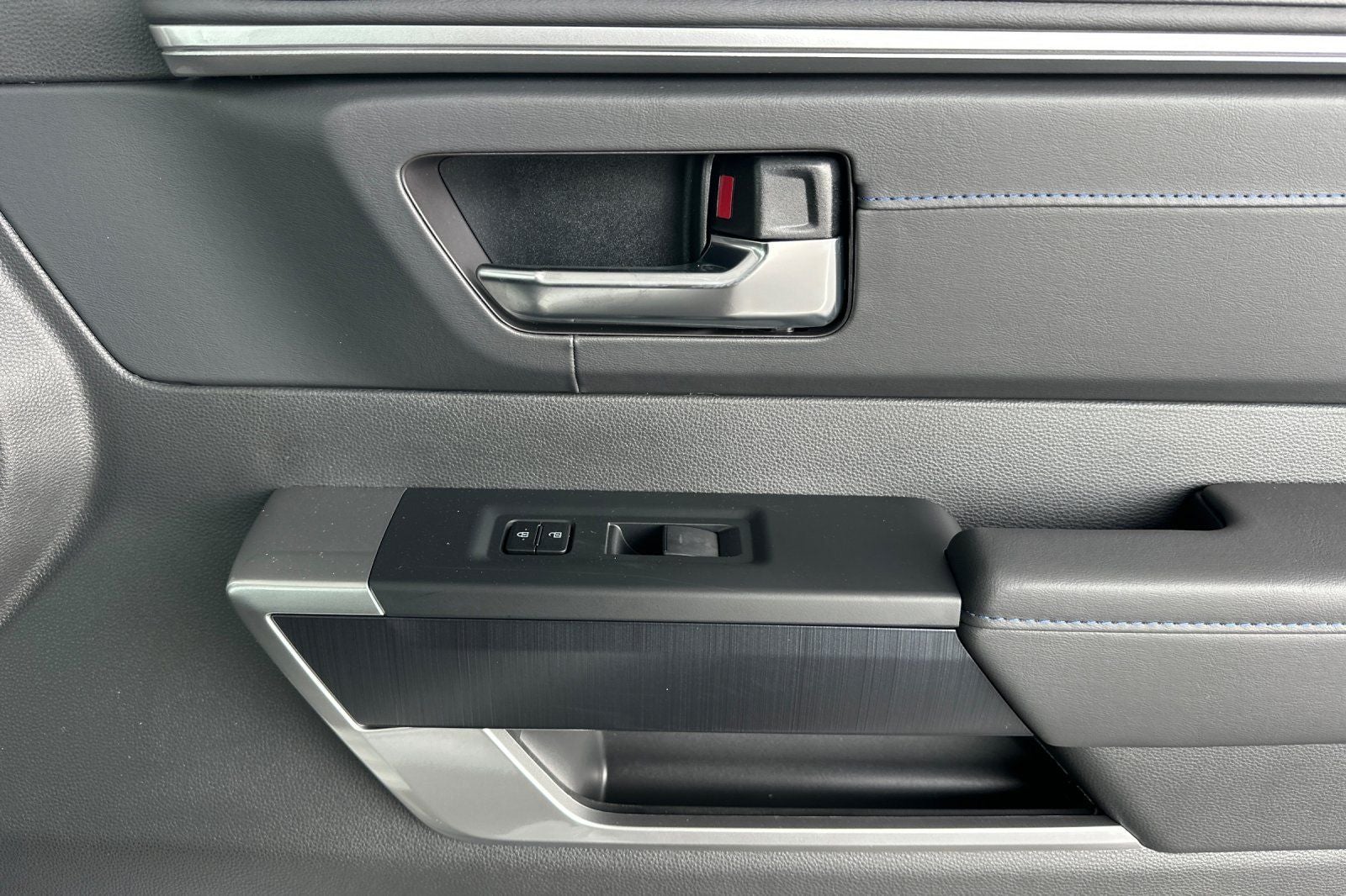 2025 Toyota Tundra Hybrid Platinum