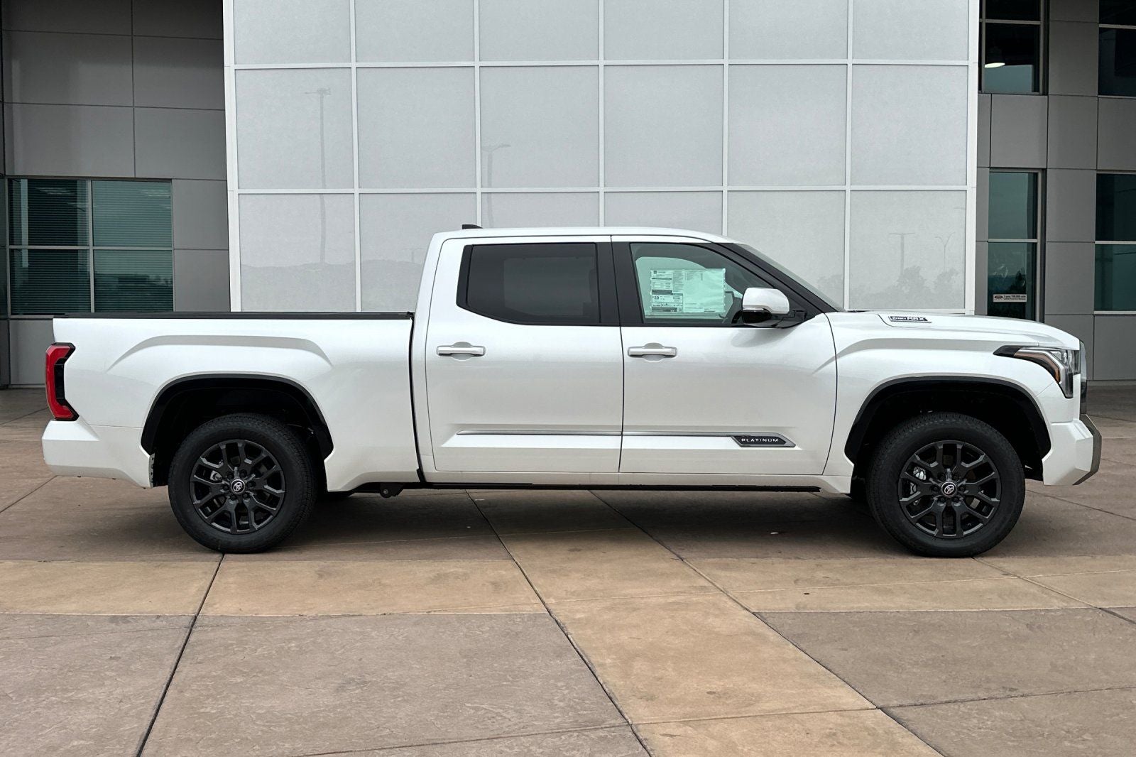2025 Toyota Tundra Hybrid Platinum