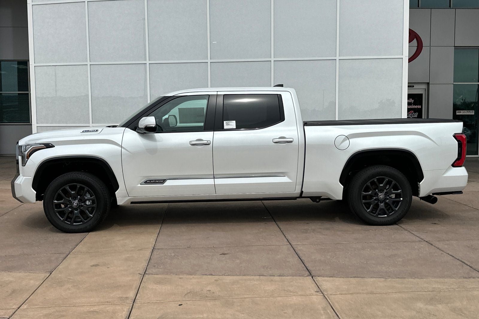 2025 Toyota Tundra Hybrid Platinum