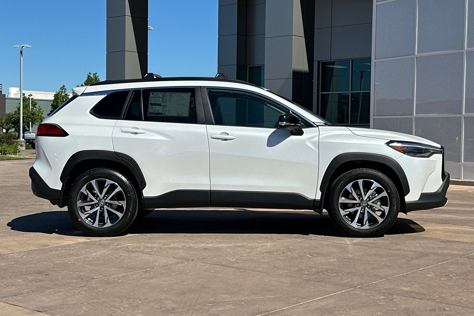 2025 Toyota Corolla Cross XLE