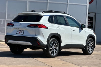 2025 Toyota Corolla Cross XLE