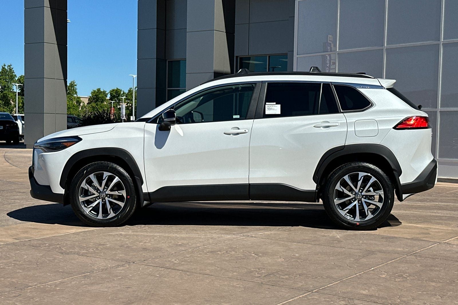 2025 Toyota Corolla Cross XLE